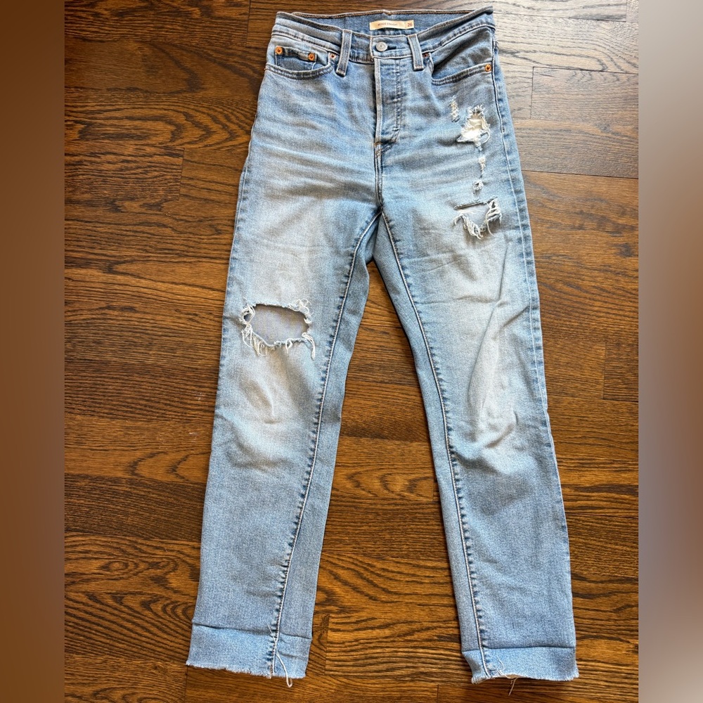 Levi’s Wedgie Straight Distressed